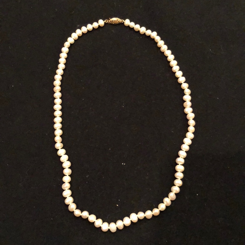 Fresh water necklace 14k gold clasp